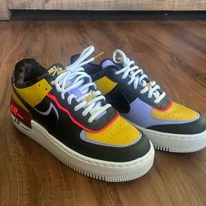 Air Force 1’s low shadow.